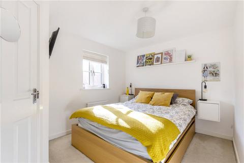 7 Catterick Way, Towcester, NN12 6NX