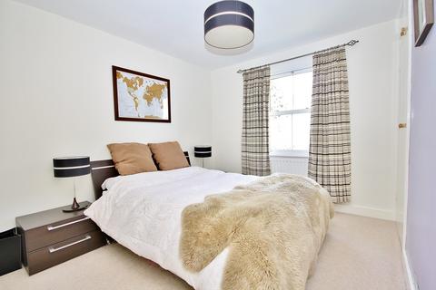 37 Cheapside, Horsell, Woking, GU21 4JQ