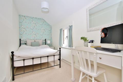 37 Cheapside, Horsell, Woking, GU21 4JQ