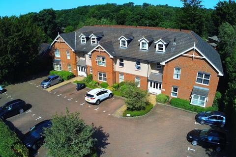 2 bedroom flat for sale, Portsmouth Road, Camberley GU15