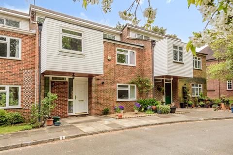 15, Tudor Court Castle Way, Feltham, TW13 7QQ