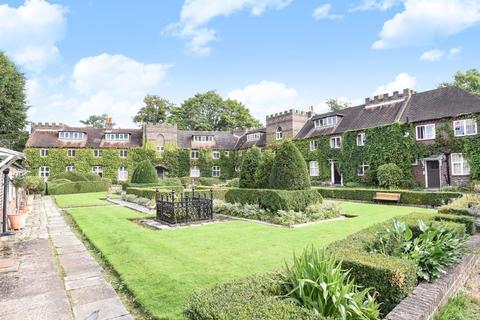 15, Tudor Court Castle Way, Feltham, TW13 7QQ