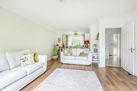 15, Tudor Court Castle Way, Feltham, TW13 7QQ