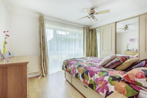 15, Tudor Court Castle Way, Feltham, TW13 7QQ
