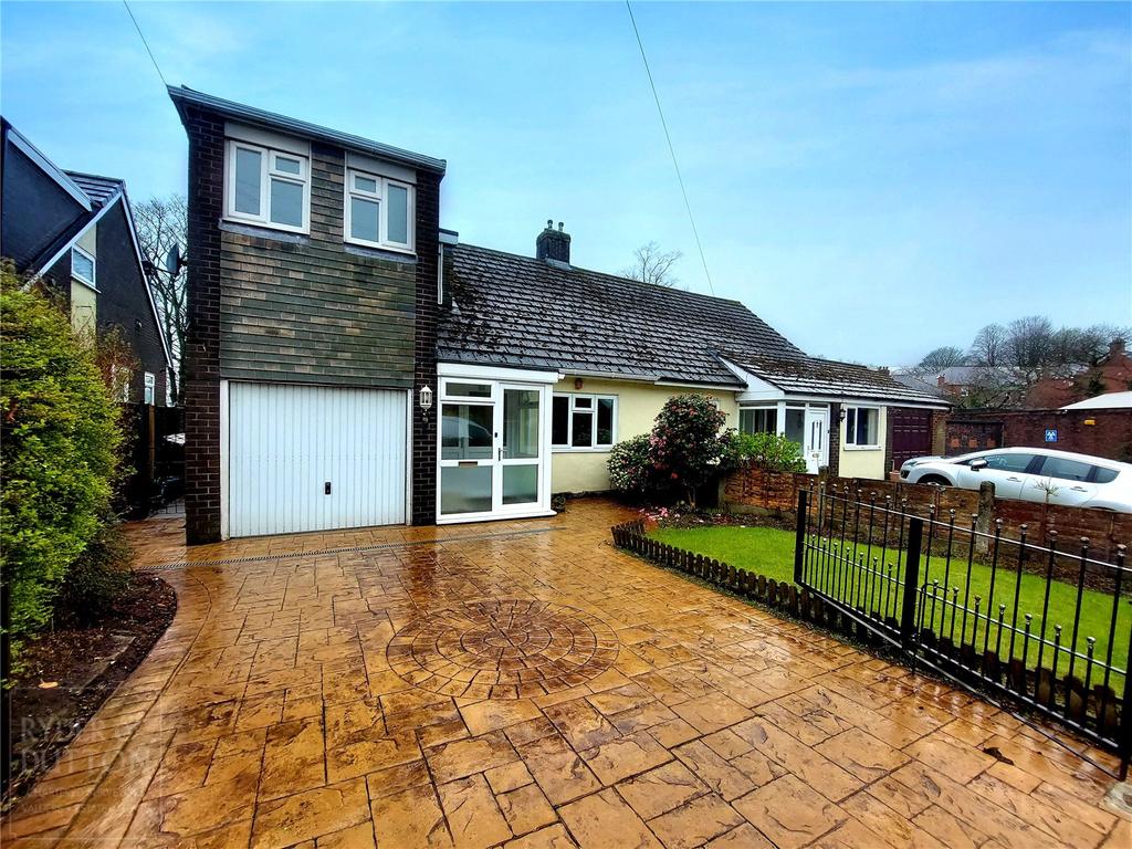 Berry Street, Greenfield, Saddleworth, OL3 4 bed semidetached house