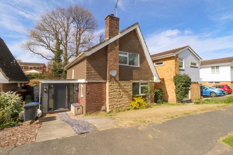 Hazel Grove, Burgess Hill, West Sussex 3 bed detached house £445,000