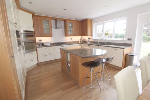 5 bedroom detached house for sale - Anglesey Drive, Poynton