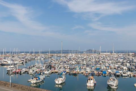 3 bedroom property to rent, Glategny Esplanade, St. Peter Port, Guernsey