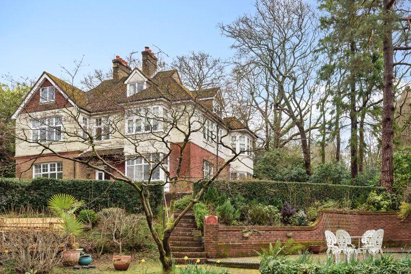 Property For Sale Farnham Lane Haslemere at James Huang blog