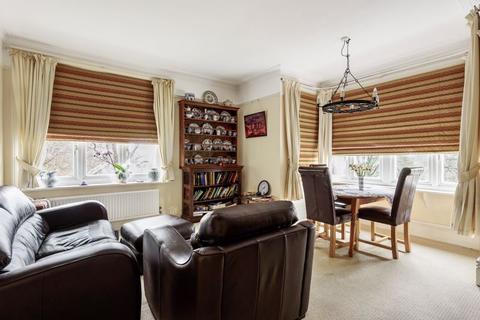 Flat 2, Lances Farnham Lane, Haslemere, GU27 1EZ