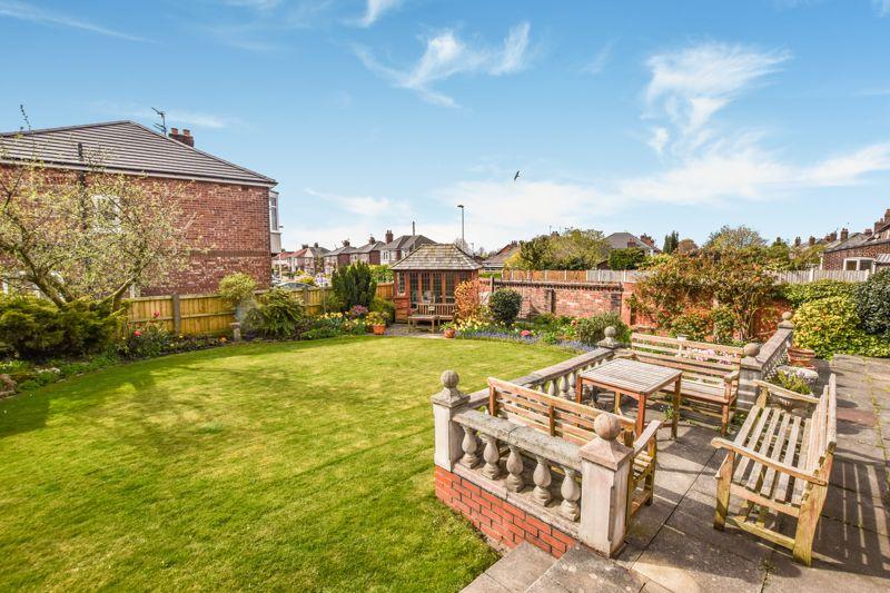 Pit Lane, Widnes 3 bed semidetached house £300,000