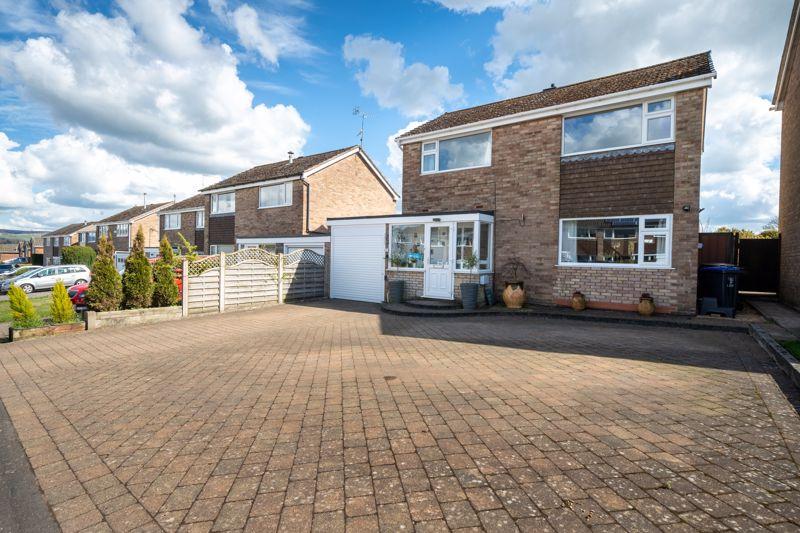 Wetenhall Drive, Leek 3 bed detached house £299,995