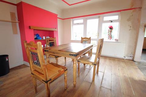 2 Atherton Drive, Wirral, CH49 8HD