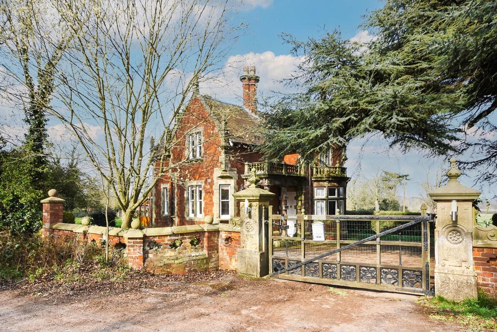Fox Lane, Elmhurst, Lichfield, WS13 2 bed detached house £650,000 Fox Lane, Elmhurst, Lichfield, WS13 2 bed detached house £650,000