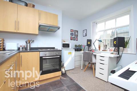 Studio to rent, Oriental Place, Brighton