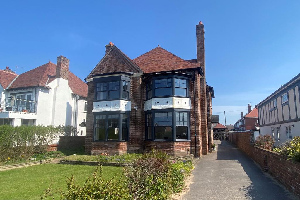 Clifton Drive North, Lytham St Annes... 5 bed detached house £550,000