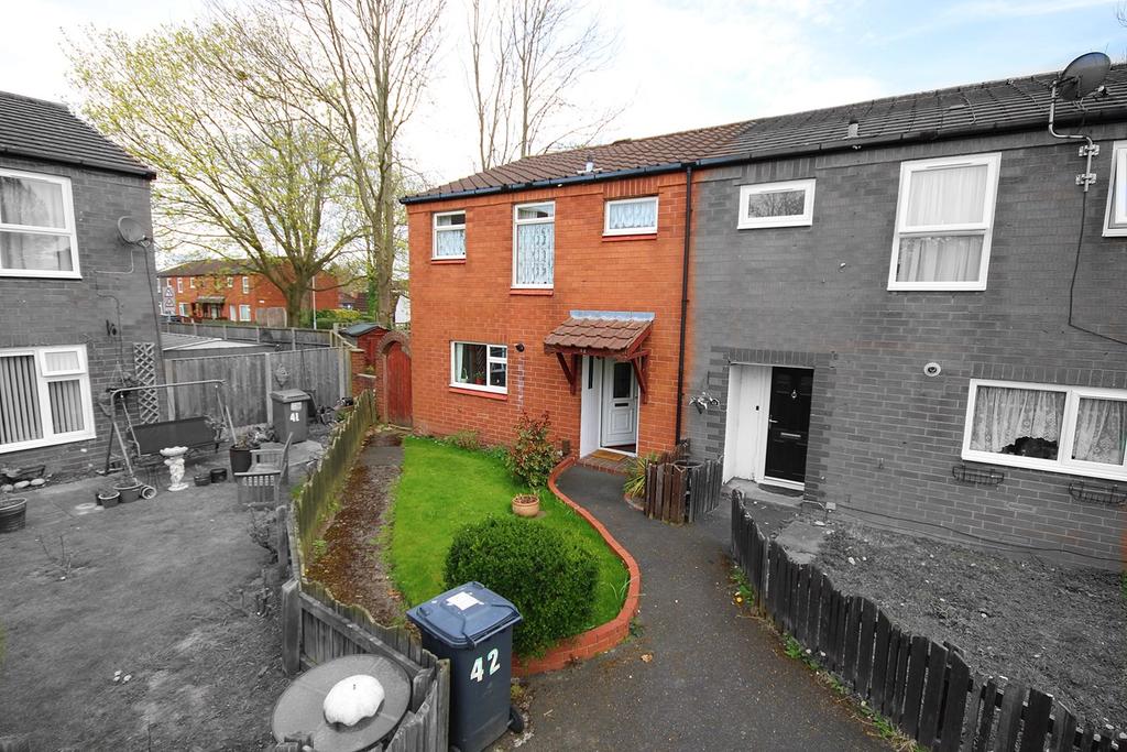 Grosvenor Close, Great Sankey... 4 bed end of terrace house £200,000