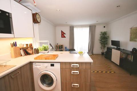 2 bedroom apartment for sale - Main Road, Harwich, CO12