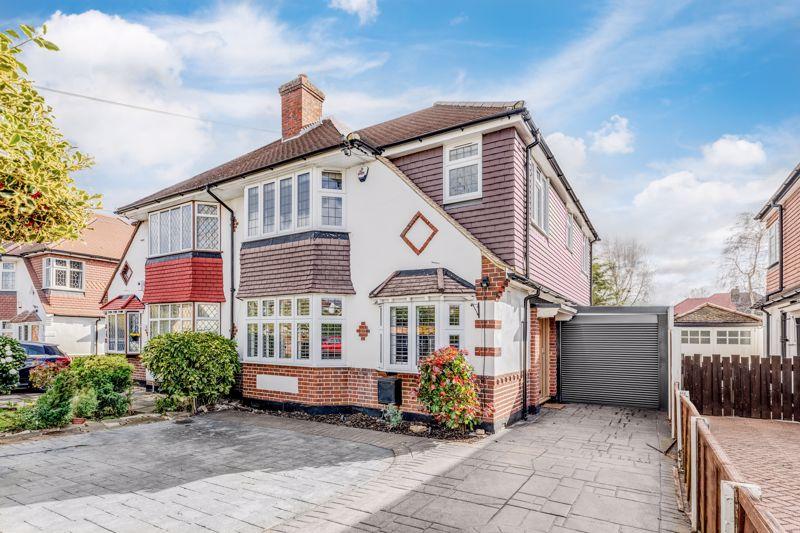 Fairford Gardens, Worcester Park 4 bed semidetached house £2,750 pcm