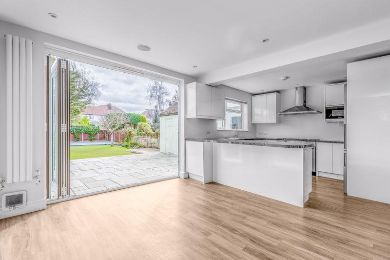 Fairford Gardens, Worcester Park 4 bed semidetached house £2,750 pcm (£635 pw)