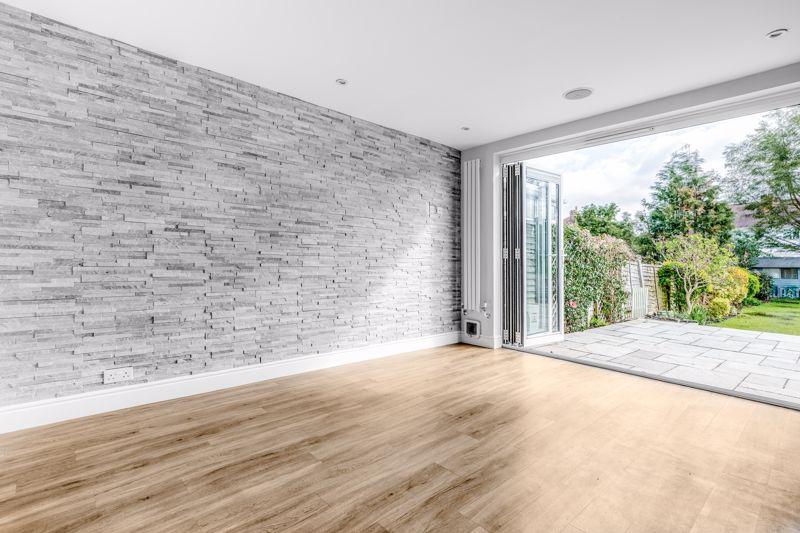 Fairford Gardens, Worcester Park 4 bed semidetached house £2,750 pcm (£635 pw)