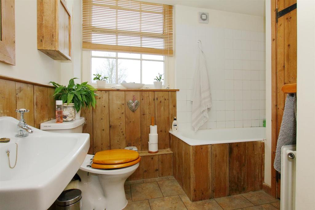 St Margaret's Chapel - Bathroom JPG