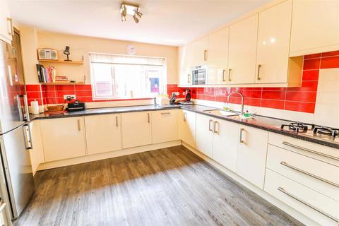 13 Ranulf Close, Harlow, CM17 0GX