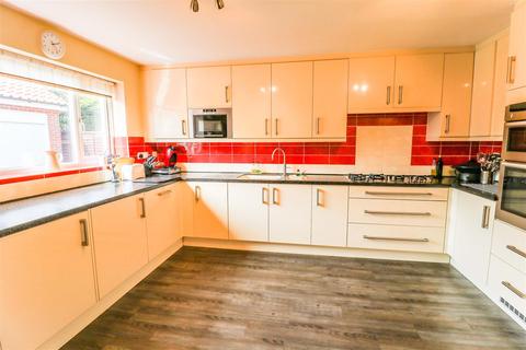 13 Ranulf Close, Harlow, CM17 0GX