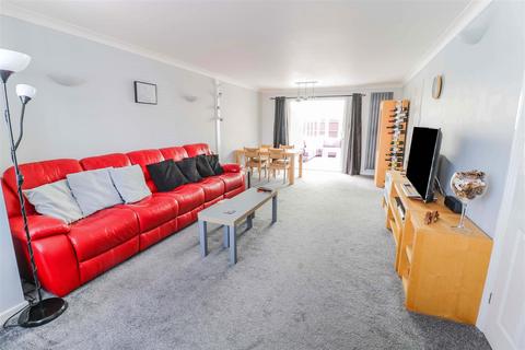 13 Ranulf Close, Harlow, CM17 0GX