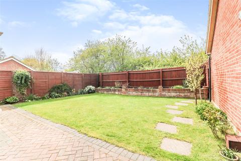 13 Ranulf Close, Harlow, CM17 0GX