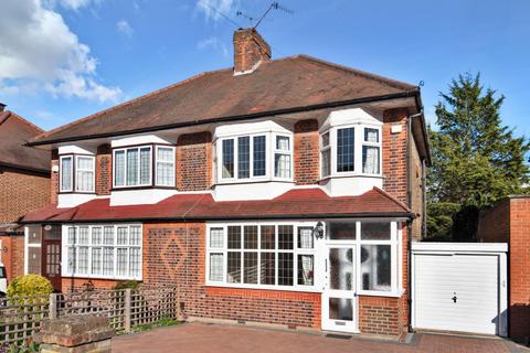 10 Chanctonbury Way, London, N12 7JD