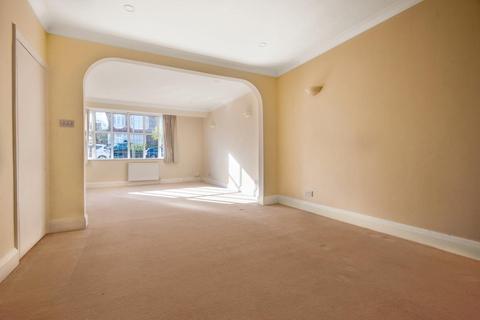 10 Chanctonbury Way, London, N12 7JD