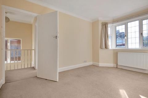 10 Chanctonbury Way, London, N12 7JD