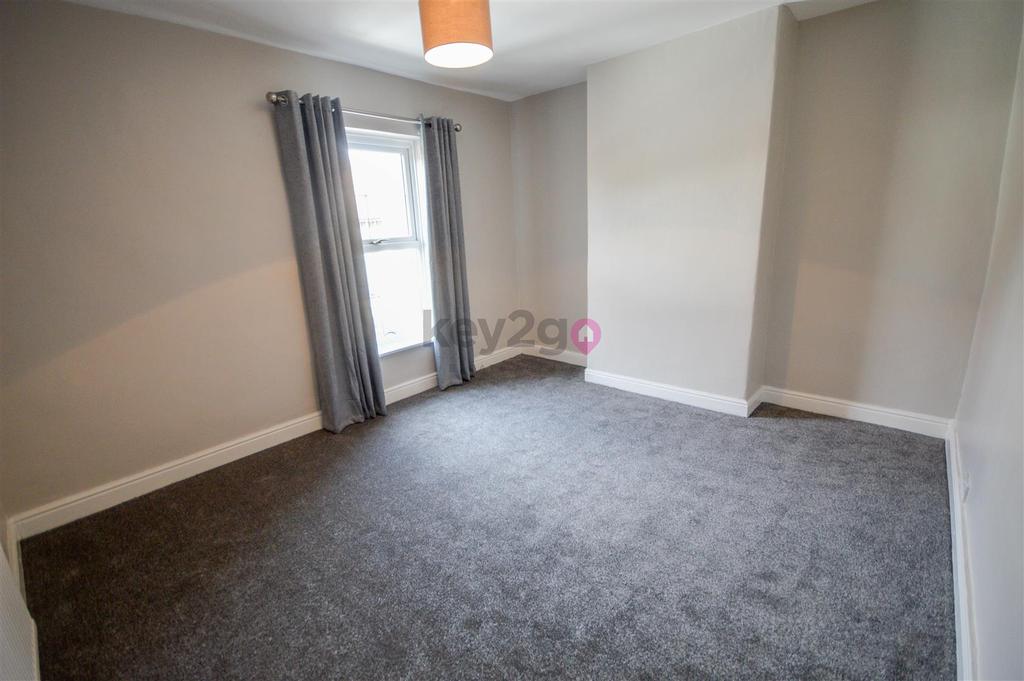 Queen Street, Mosborough, S20 2 bed terraced house £625 pcm (£144 pw)