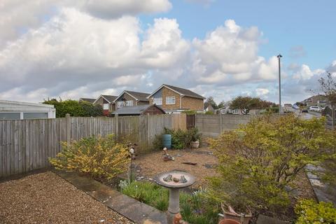 164 Lynwood, Folkestone, CT19 5DE