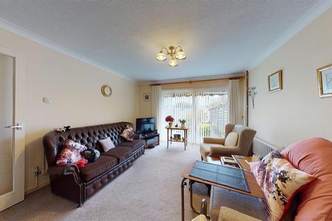 164 Lynwood, Folkestone, CT19 5DE