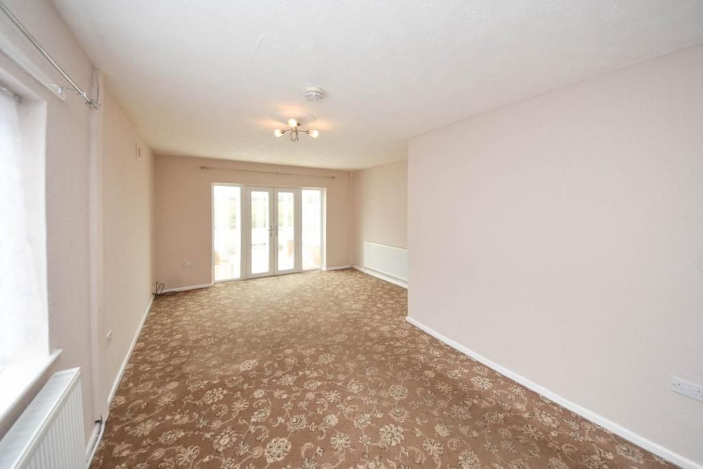 St. Davids Crescent, Aspull, Wigan, WN2 1SN 2 bed semidetached