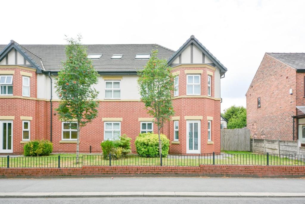 Wigan Road, Ashton In Makerfield, WN4... 2 bed apartment £125,000