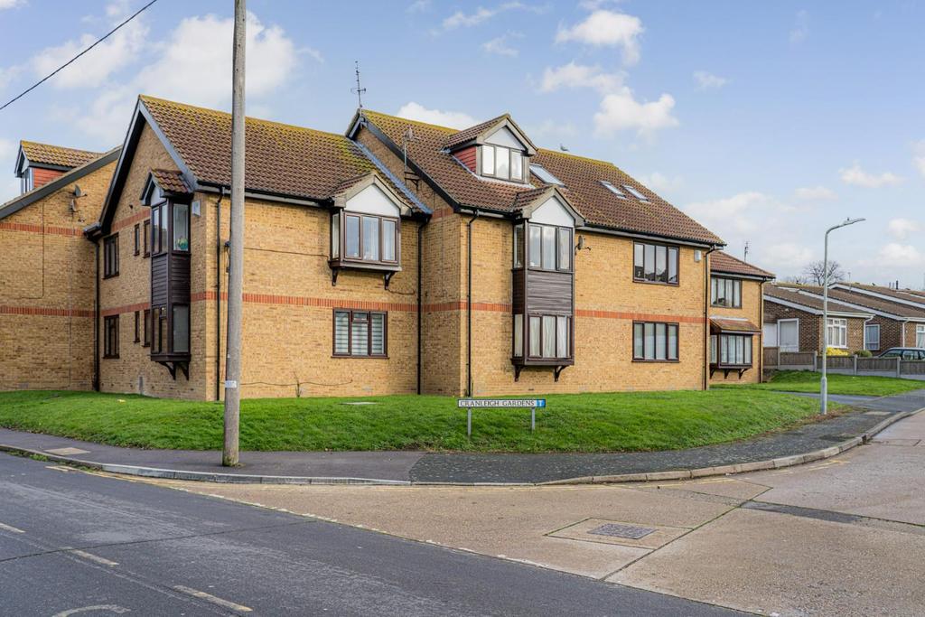 Cranleigh Gardens, Whitstable 1 bed apartment £750 pcm (£173 pw)
