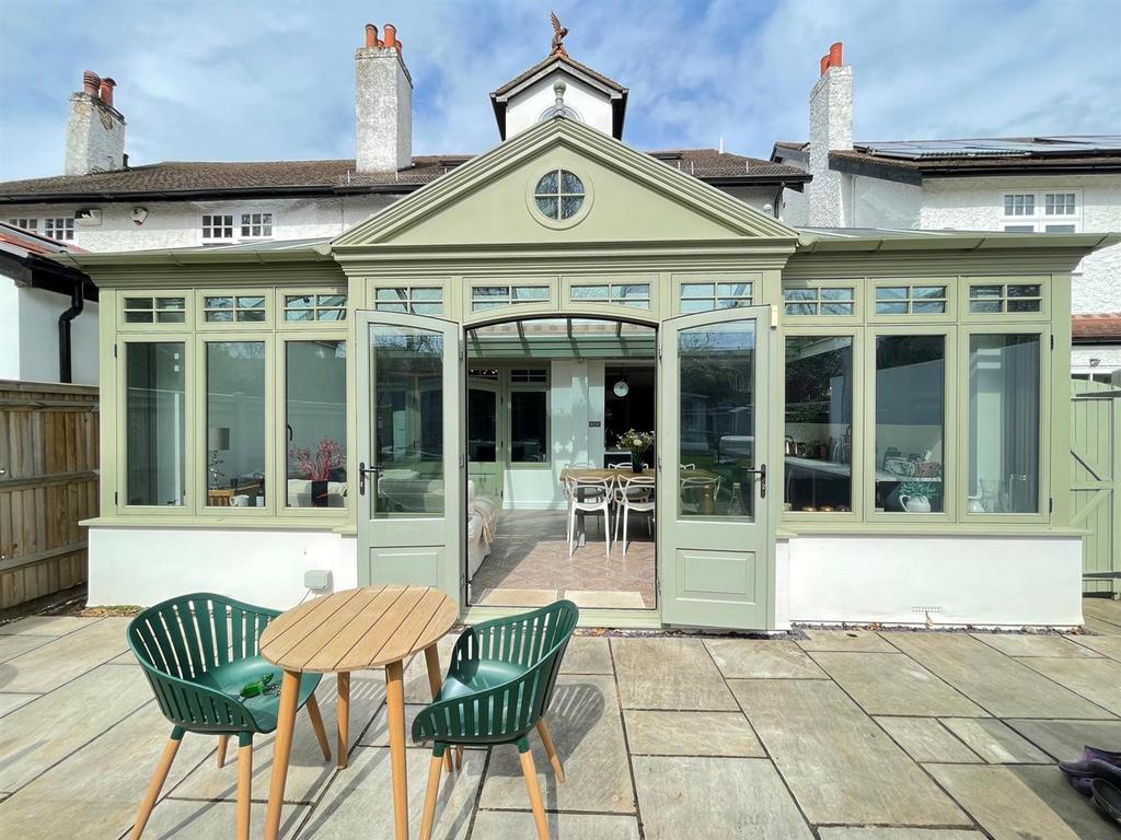 Bowes Road, WaltonOnThames 5 bed semidetached house £1,300,000