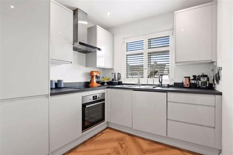 7b Wheathill Road, London, SE20 7XQ