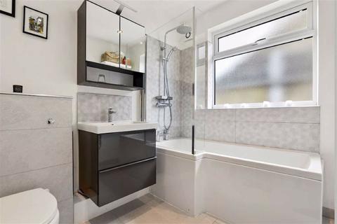 7b Wheathill Road, London, SE20 7XQ