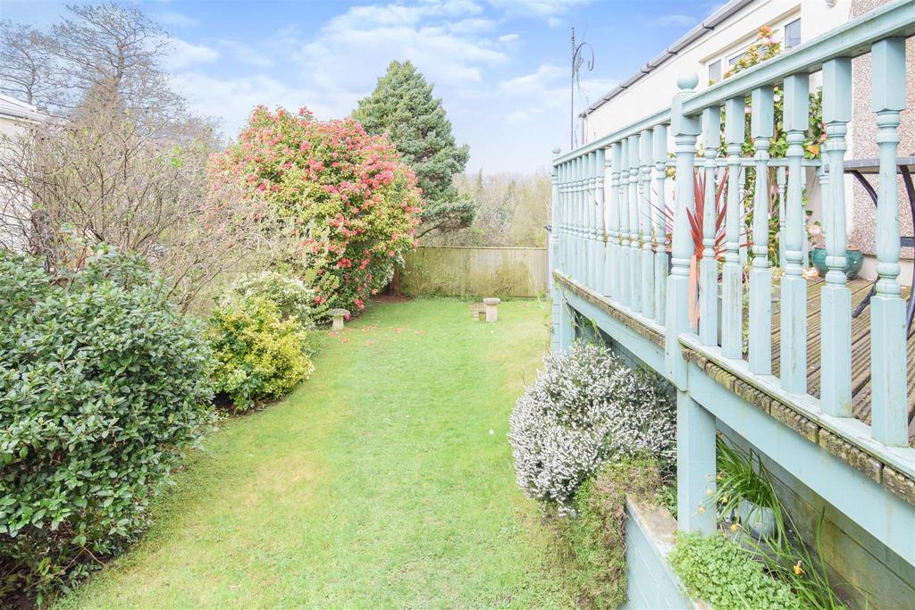 St. Martins Road, Caerphilly 3 bed semidetached house £330,000