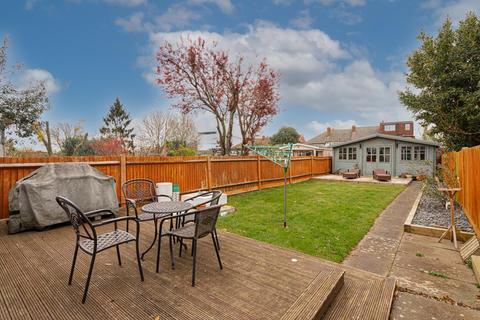 81 Vale Road, Worcester Park, KT4 7EB