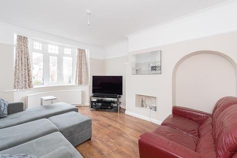 81 Vale Road, Worcester Park, KT4 7EB