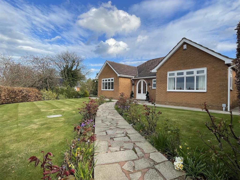 Gillylees, Scarborough 3 bed detached bungalow £420,000