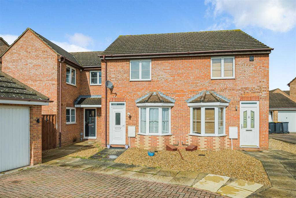Odin Close, Bedford 2 bed terraced house £260,000