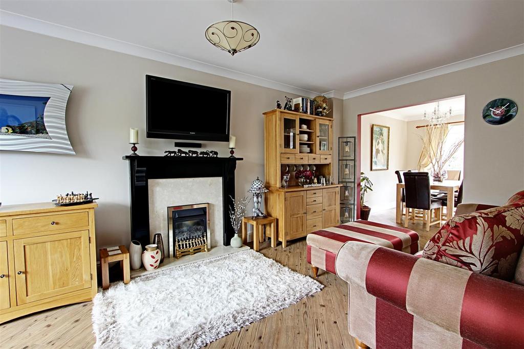 Living Room 2.jpg