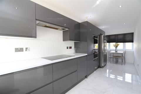 3 Oakbank, Hutton, Brentwood, CM13 1DN