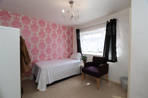 3 Oakbank, Hutton, Brentwood, CM13 1DN